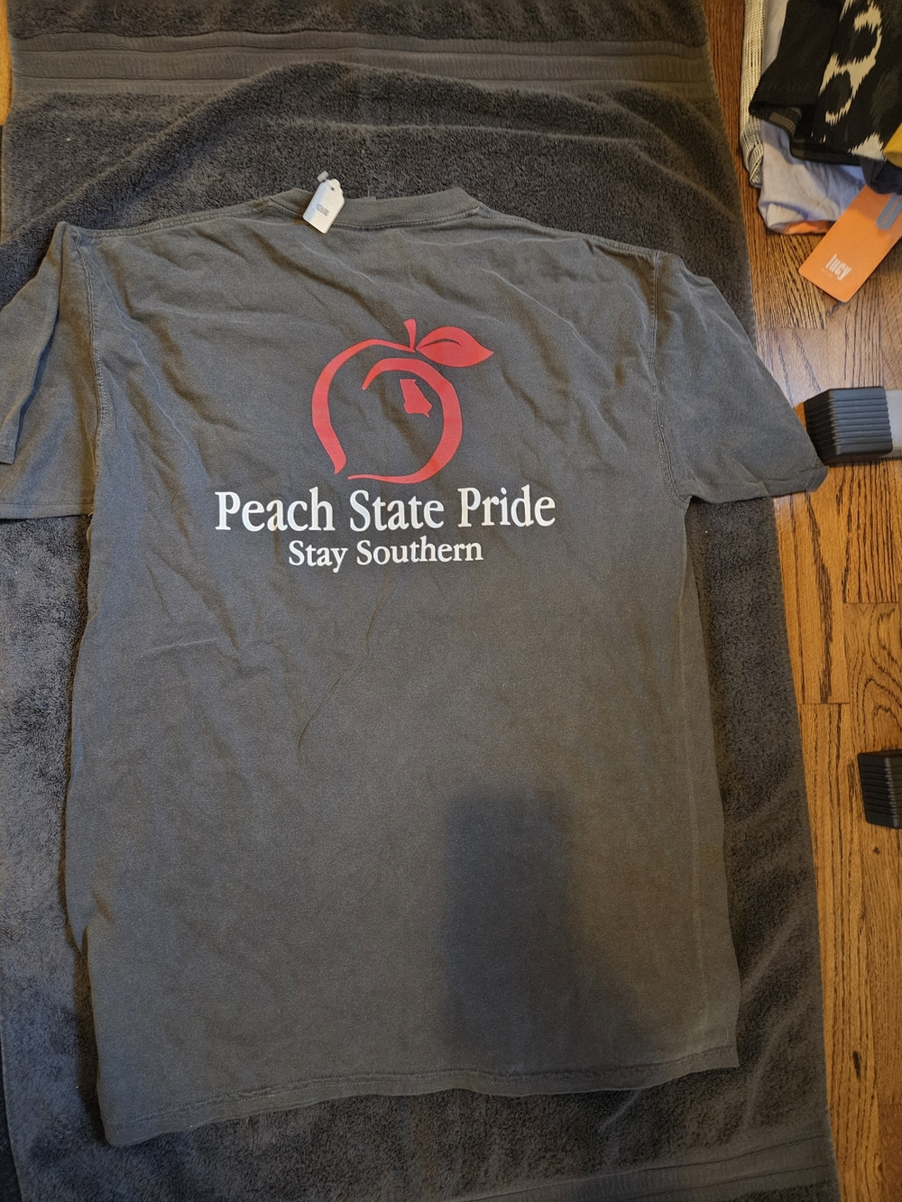 Peach State Pride Stay Southern Men's Gray Graphic T‑Shirt